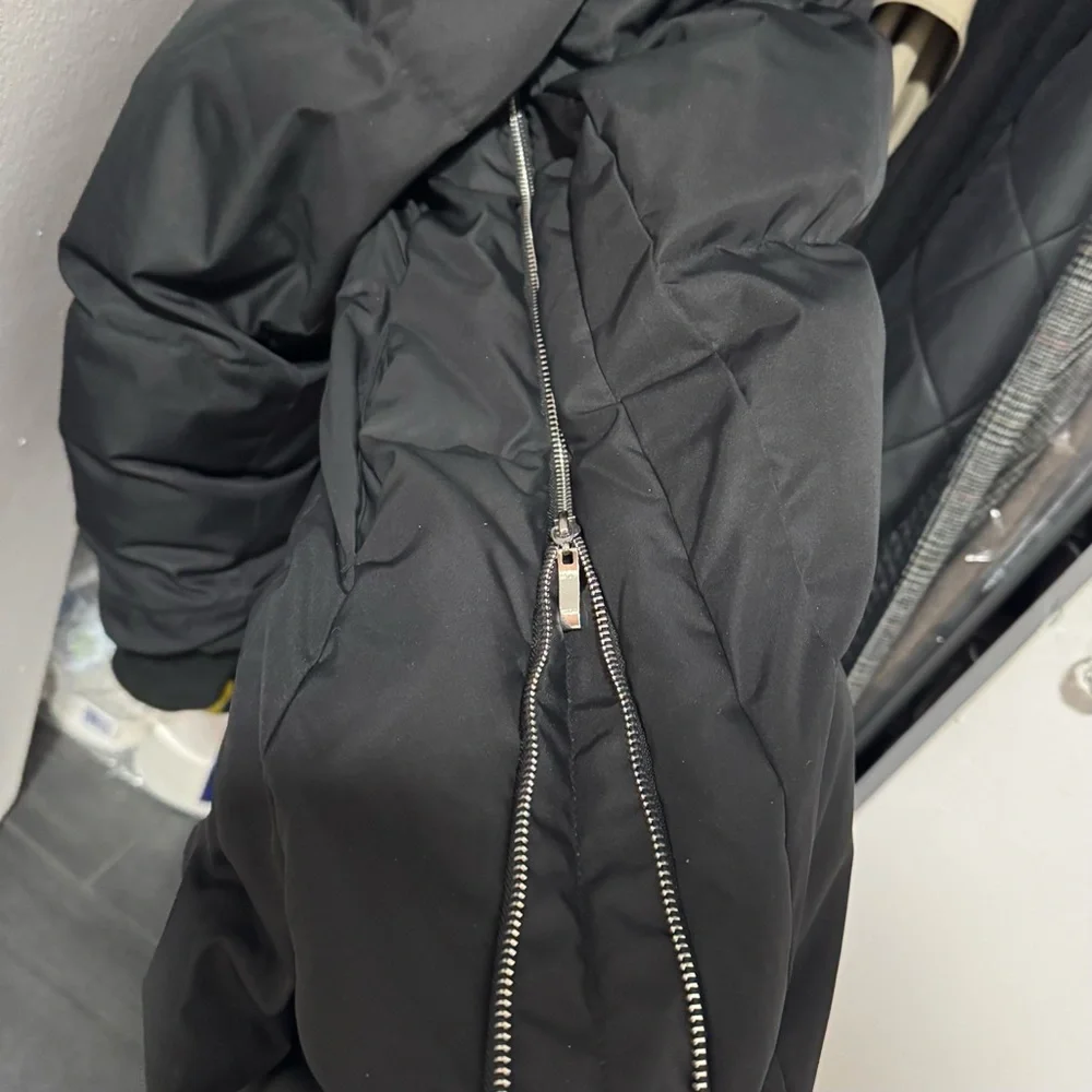 Women’s Orolay Thickened Down Jacket - Picture 5 of 7